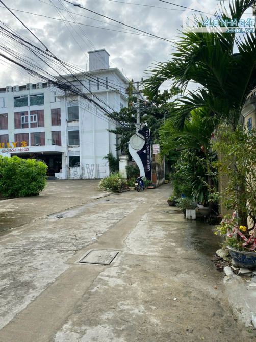 Cần bán đất TTTP Nha Trang sát biển, dt 200m2 ngang 7m - 1