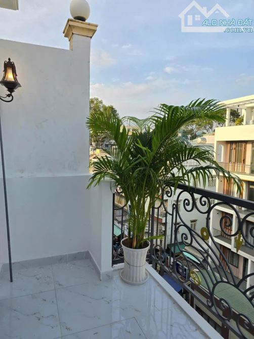 Anh tôi, bán gấp nhà 4 tầng, xe hơi đỗ cửa, đầu tư Homestay Cực Chuẩn, khu đệ nhất. - 1