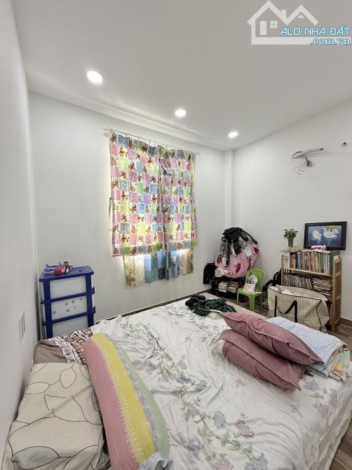 Gấp lắm, giá cực tốt DT 98m2 ngang lớn 5,4m chỉ hơn 6 tỷ ngay chợ phạm văn Bạch - 1