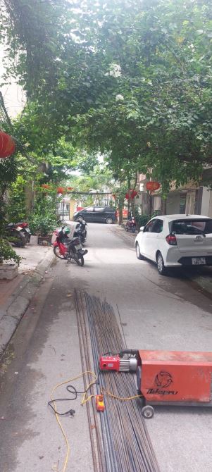 BÁN NHÀ 6 TẦNG THANG MÁY – GIA QUẤT – PHÂN LÔ DÂN TRÍ CAO – SỔ VUÔNG ĐẸP – XE 7 CHỖ - 1
