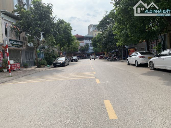 Bán đất mặt phố Nguyễn Khiêm Ích gần ngay quận ủy Gia Lâm, gần hồ điều hòa, kinh doanh cực - 1
