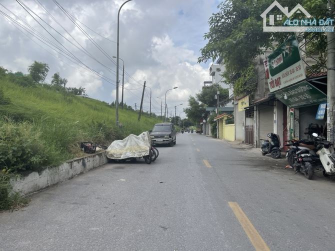 Bán 250m đất mặt đường Bát Khối,Thạch Bàn chân đê, vị trí kinh doanh tốt, có thế tách sổ - 1