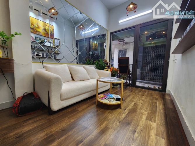 Cần bán gấp nhà phố Phúc Tân , Hoàn Kiếm 28m, 5 tầng, mặt tiền 4m, giá 5.5 tỷ. - 1