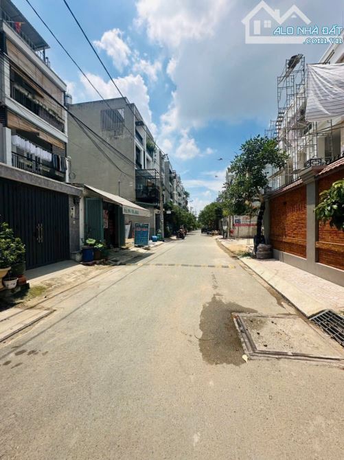 Bán nhà c4 hẻm xe hơi đường Lê Văn Chí,Linh Trung,Thủ Đức.6,9 tỷ/103m2 - 1
