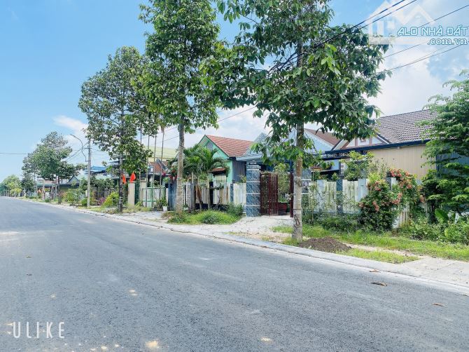 Lô góc 2 mặt tiền Đường Đông Đu, TT Phong Điền - 1