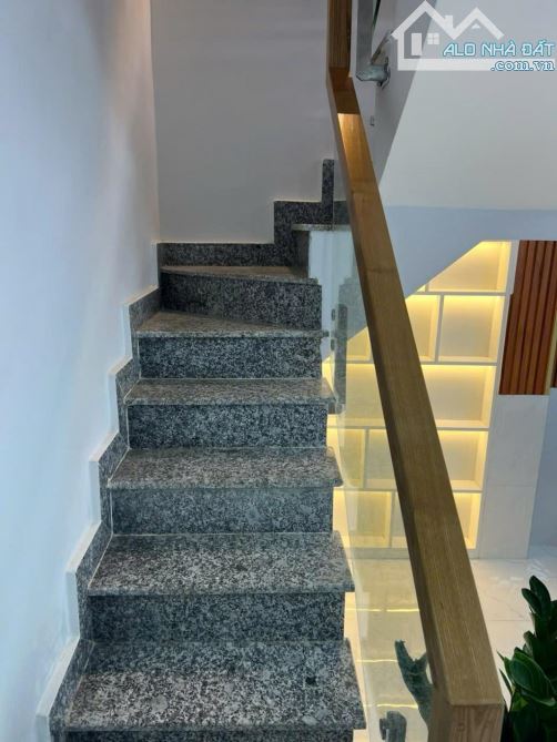 HUỲNH TẤN PHÁT- TT NHÀ BÈ- 32M²- 2 TÂNG-SỔ RIÊNG-  MỚI, ĐẸP- HẺM 1982- 2,9 TỈ - 1