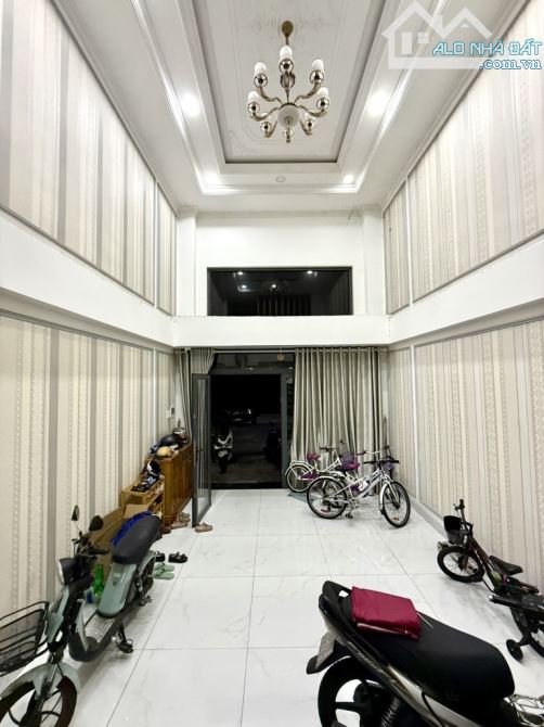 🏡BÁN NHÀ MẶT TIỀN 2 TẦNG- 75M2- NGAY BẠCH ĐẰNG- KINH DOANH ĐỈNH- TT HẢI CHÂU- 11 TỶ X - 1