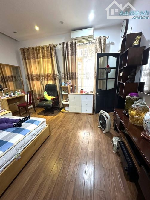 NHÀ DÂN, HỒ TÂY - VÕNG THỊ X 88M - MT 8.2M NỞ HẬU VUÔNG VỨC, SÂN ĐỖ VỪA 2 XE Ô TÔ