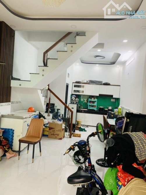 NHÀ MỚI ĐẸP 2 TẦNG – TRUNG TÂM THỊ TRẤN NHÀ BÈ – GIÁ CHỈ 3.8 TỶ   4mX10m Diện tích: 40m² | - 1