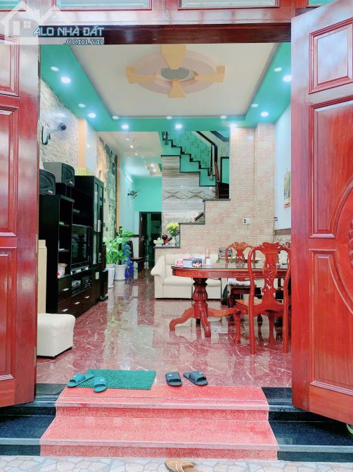 Chính chủ bán nhà hướng Đông, 80m2. Hẻm 741 Hương Lộ 2, Bình Tân.