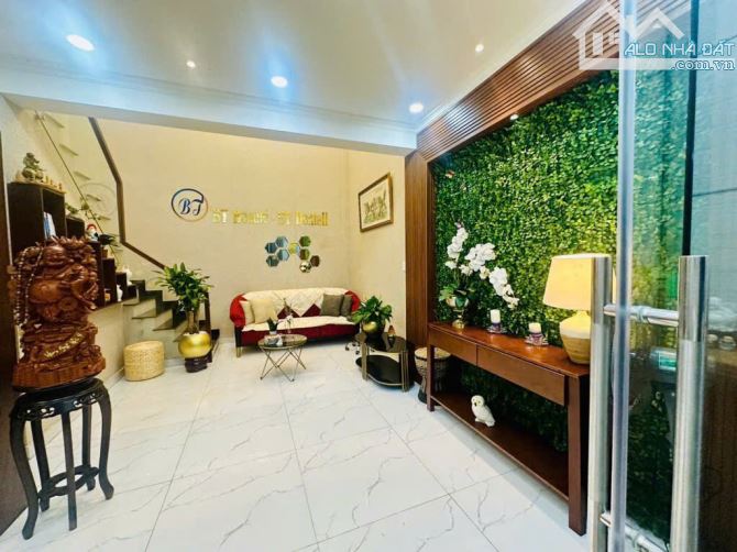 Nhà Đẹp 4 Tầng Thiết Kế Hiện Đại HXH Đường Hà Huy Giáp Quận 12- DT 75m2 (5x15) 5PN 6WC- - 2
