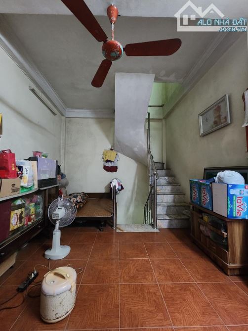 B.ÁN NH.À Cạnh Văn Miếu - Quốc Tử Giám, khu hiếm nhà bán 30 m2 4 tầng chỉ 6.3 tỷ. Tk 5 ngủ - 2