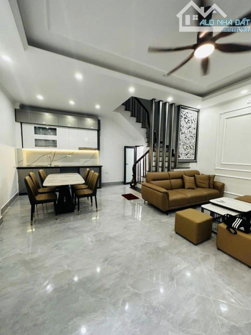 Nhà đẹp mới xây 5 tầng, 51m, gần ROYAL CITY, Khương Đình, Thanh Xuân - 2