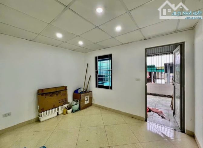 RẺ nhất Hà Nội-Ngõ ô tô vào tận nơi- xây mới 4 tầng-Chỉ hơn 2 tỉ - 2