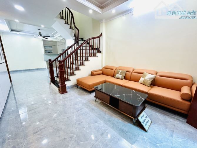 Bán nhà mới Minh Khai 57m, 5 tầng, mt 4.5m, gần Time, giá 11.2tỷ - 2