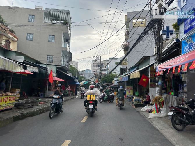 Bán 1200m2 đất thổ cư đường xe tải tránh nhau ngay Đỗ Xuân Hợp 100m - P. Phước Long B, Q9. - 2