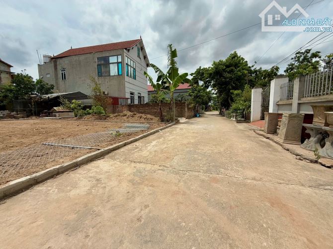 Nhỉnh 3 tỷ lô đất mới 73,3m2 đường ô tô tránh tại CD Quán Trạch, Liên Nghĩa, Văn Giang - 1