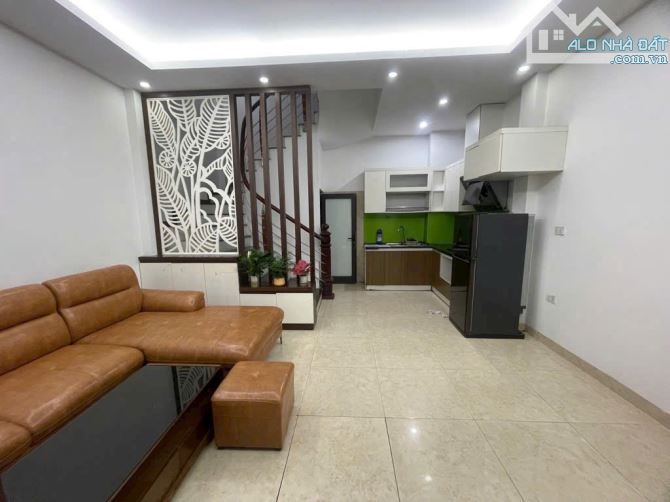 BÁN NHÀ LÔ GÓC  PHỐ NGỌC THỤY LONG BIÊN 6 tỷ 35m, 5 tầng, MT 4m, Ô TÔ, KD, GẦN CHỢ - 2