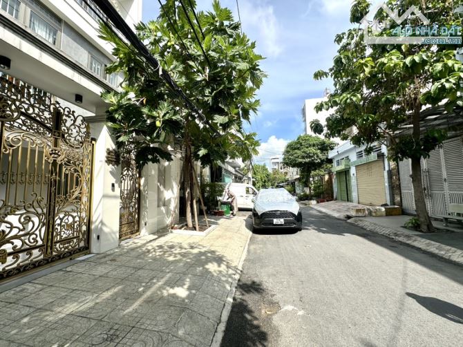 TÂN PHÚ - HẺM NHỰA XE TẢI - SỔ VUÔNG ĐẸP GẦN 100M2  GIÁ 9 TỶ 9 - 2