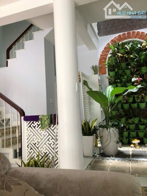 HẺM XE HƠI ĐẤT THÁNH PHƯỜNG 6 TÂN BÌNH DT: 9.5*7.2 - CHỈ 12 TỶ 4 - 2