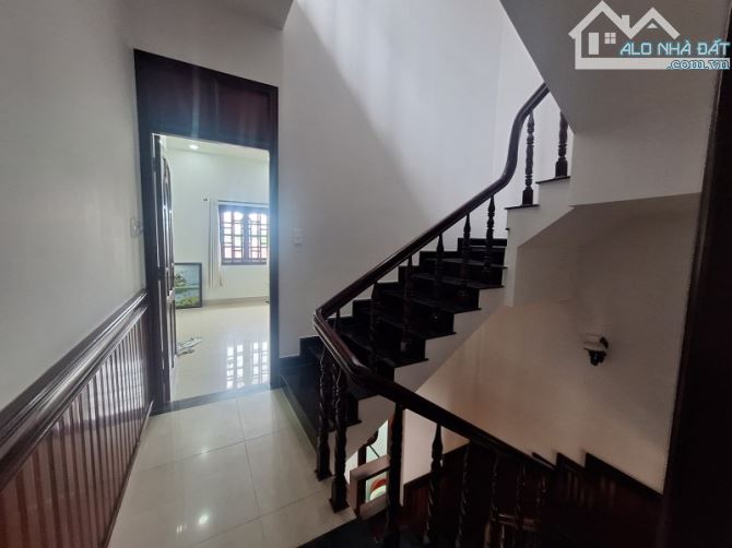 NHÀ HẺM XE HƠI - 3 TẦNG - ĐỖ XUÂN HỢP - Q9 - GIÁ 7.5 TỶ - 2