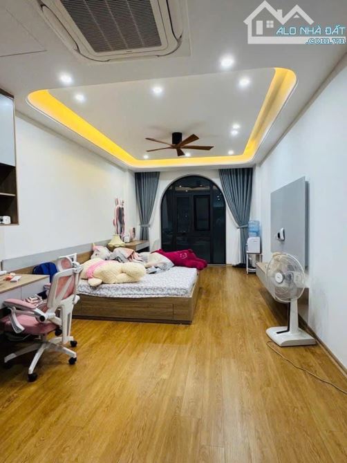CỰC HIẾM - BÁN NHÀ VẠN PHÚC 35M2 - 5 TẦNG - 4.5M MẶT TIỀN - 8.8 TỶ - GẦN PHỐ - NGÕ RỘNG - 2