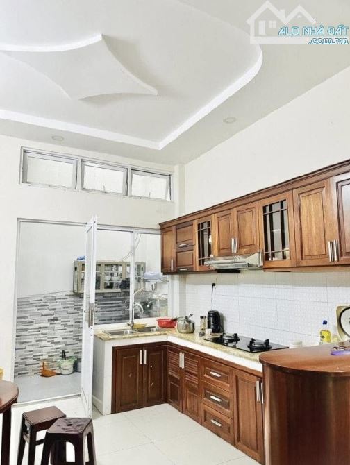 Bán nhà Mặt Tiền Nguyễn Bá Tòng - DT 4 x 18 - 5 tầng - giá 11.5 tỷ TL - 2