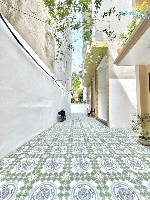 CẦN BÁN NHÀ NGÕ 619 ĐƯỜNG VŨ TÔNG PHAN. 45M2 - 6 TẦNG XÂY MỚI. THANG MÁY. - 2