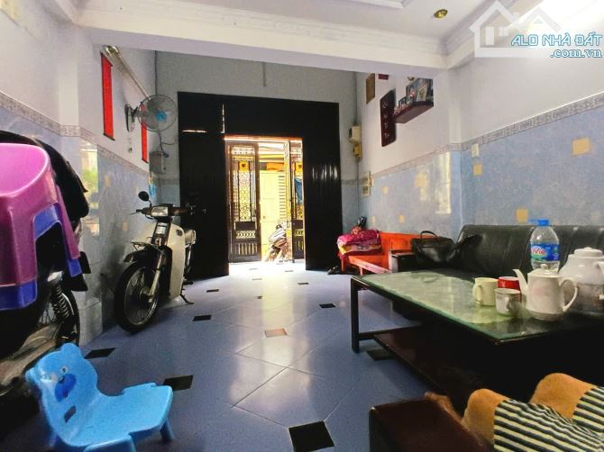 Chị gái cần bán Nhà 3 Tầng Gần CMT8, Giá Chỉ hơn 7 Tỷ, Ở Ngay Không Cần Sửa. - 2