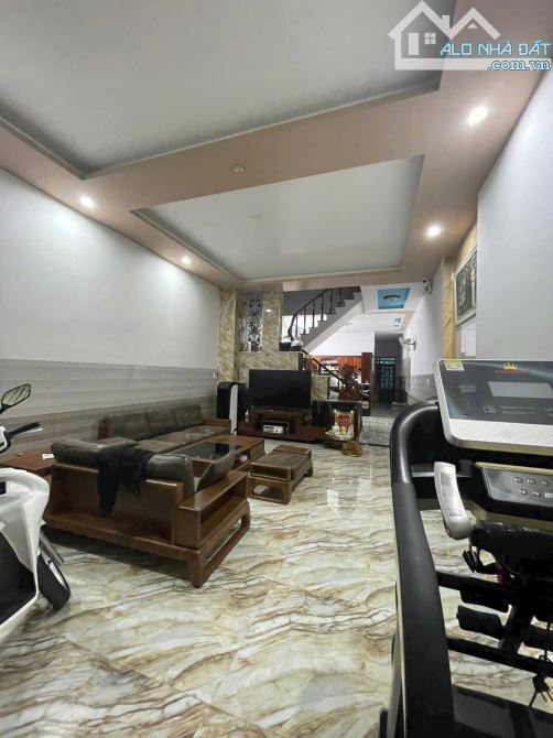 Bán nhà 1 trệt 1 lầu đường Lê Thị Riêng khu Triều Phát, Phước Nguyên - Bà Rịa, giá:5,7 tỷ - 2