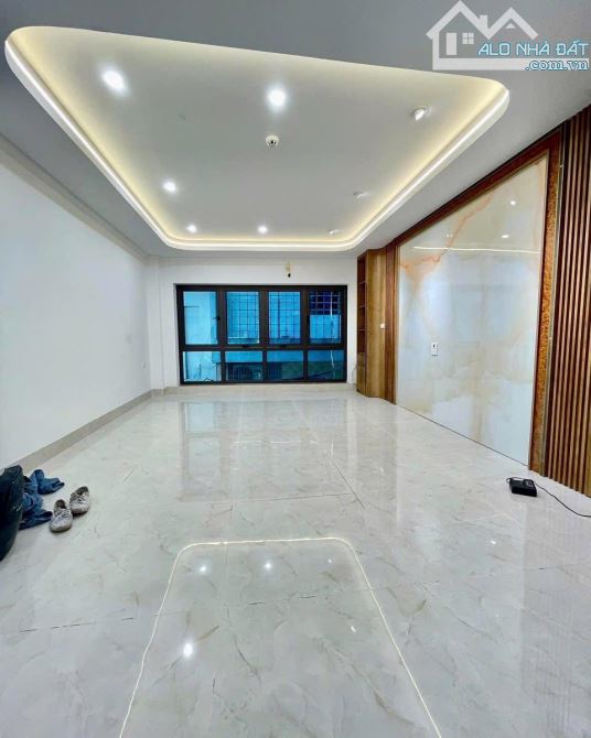 NGÃ TƯ SỞ - Ô TÔ ĐỖ CỬA - 40M x 7 TẦNG THANG MÁY - 30M RA PHỐ - NGÕ THÔNG - 2