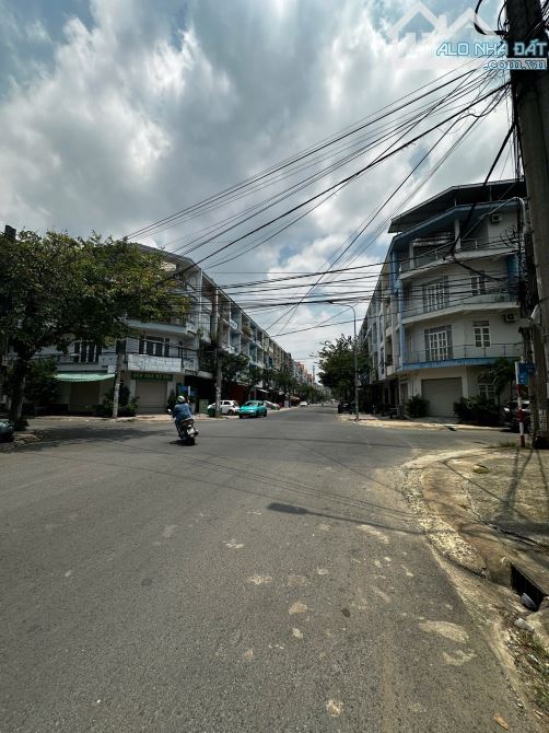 Bán căn nhà khu dân cư Tam Hiệp - 2
