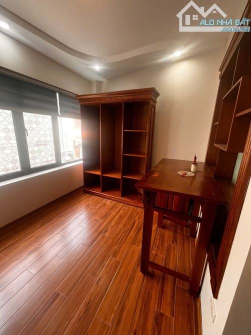 Bán căn 3 tầng x 85m ngõ Chùa Hàng. Gần Tô Hiệu. Giá 6.5 tỷ - 2