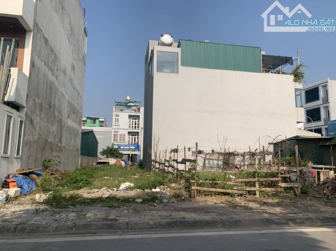 Bán 250m đất mặt đường Bát Khối,Thạch Bàn chân đê, vị trí kinh doanh tốt, có thế tách sổ - 2