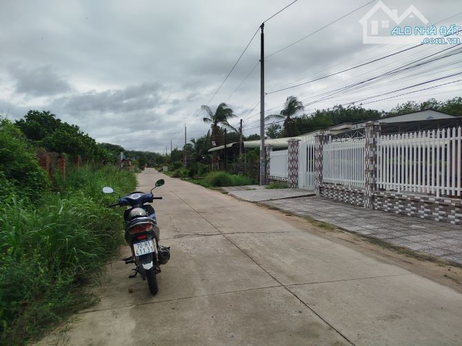 Bán nhà đất Đường Hoàng Quốc Việt Kp5 Thị Trấn Tân Biên dt 11,6x40m thổ 70m2 - 2