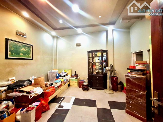 Hàng Xanh - P25 Bình Thạnh - 2 Tầng (4m * 16m) - HXH Đỗ Cửa - Sát Mặt Tiền - Chỉ 7 Tỷ 4 TL - 2
