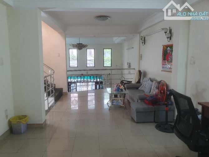 Bán nhà 3 tầng, 6m x 18m, hẻm xe hơi, gần sân bay, gần Phạm Văn Đồng, phường 4, Gò Vấp - 2