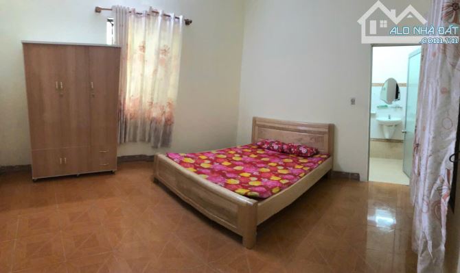 bán nhà 3 tầng 154.9m2 9 tỷ mặt tiền đường Nguyễn Khuyến đối diện dự án Nam Vĩnh Hải - 2