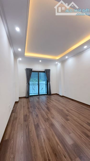 MỞ CỬA THẤY TIỀN – 40m2 - 5T- 12tỷ MẶT PHỐ CỰ LỘC- VỪA Ở VỪA KINH DOANH ĐỈNH