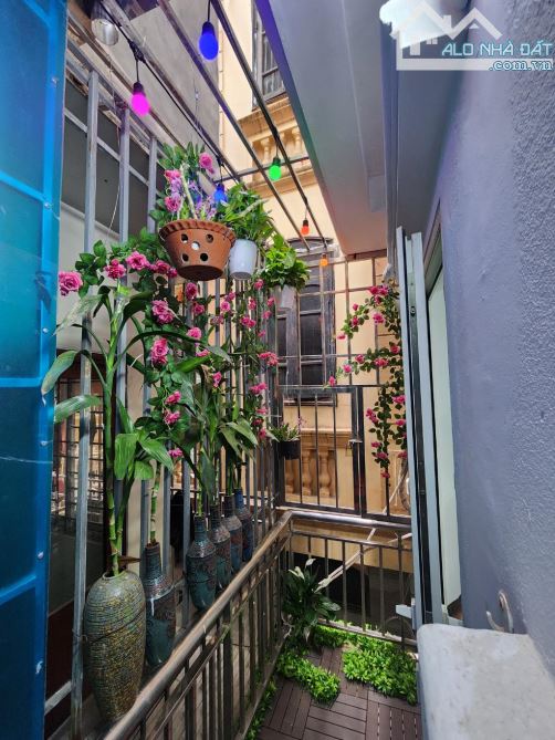 Bán Căn nhà Thịnh Hào - 25m2 - 5 tầng - 3 mặt thoáng - Giá bất ngờ - 2