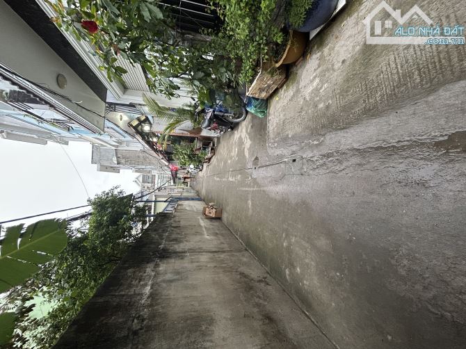 NHÀ MỚI ĐẸP 2 TẦNG – TRUNG TÂM THỊ TRẤN NHÀ BÈ – GIÁ CHỈ 3.8 TỶ   4mX10m Diện tích: 40m² | - 2