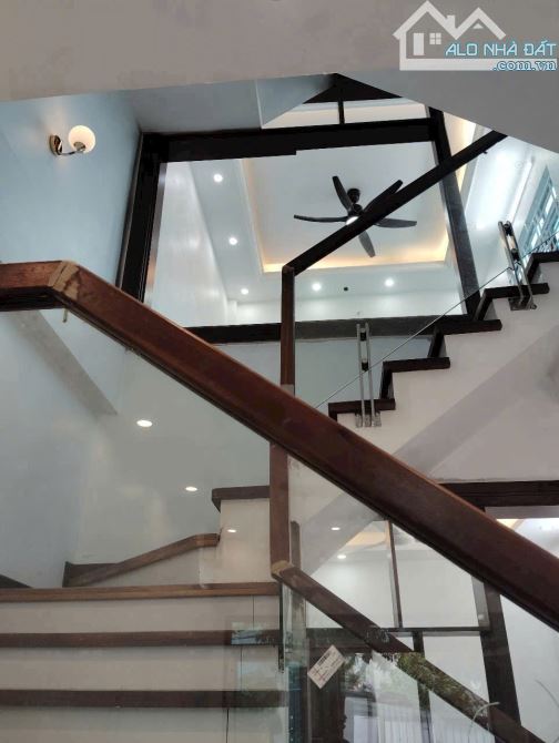 nhà 4 tầng lô góc 3 mặt tiền ngõ ôtô 7 chỗ để trong nhà - 3
