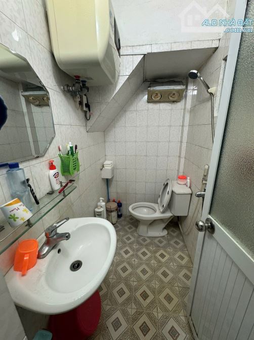 BÁN GẤP NHÀ BẠCH MAI MẶT NGÕ THÔNG TỨ TUNG - LÕI HAI BÀ TRƯNG GIÁ ĐẦU TƯ 23M2 4.5T - 3
