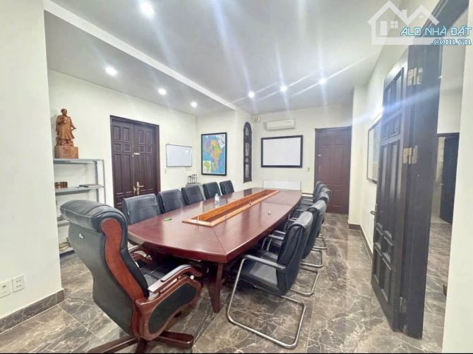 Biệt thự 3 tầng tuyến 3 Lê Hồng Phong ~300m2 -  Đông Nam - 23 tỷ thoả thuận - 3