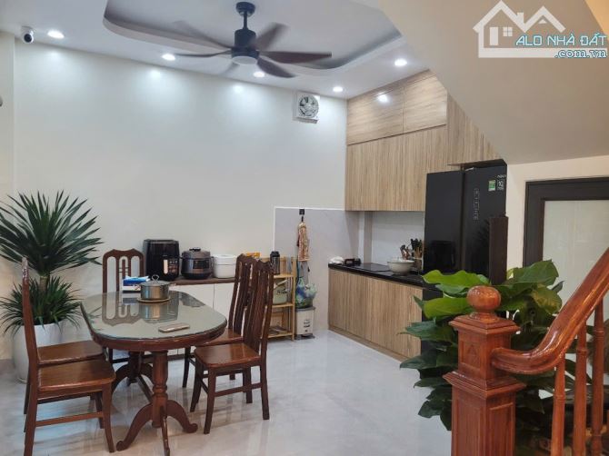 Bán nhà Liên Mạc 50m2 4 tầng, full nội thất tiền tỷ, gần sân chơi, ô tô giá 5,8 tỷ - 3