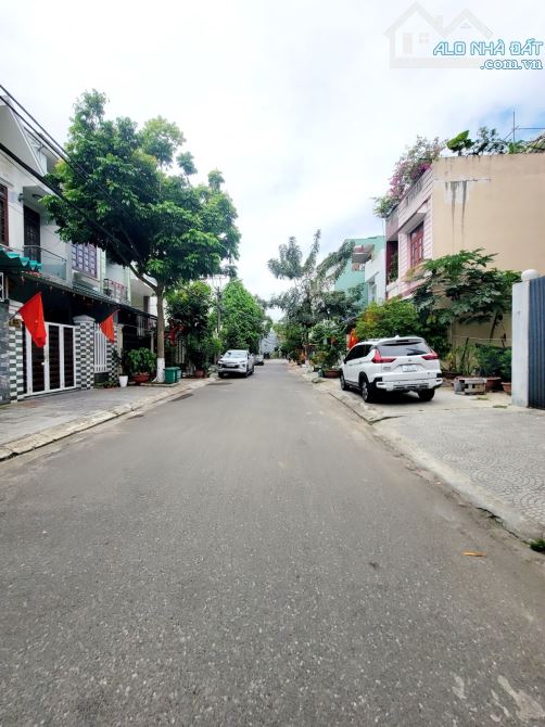 BÁN NHÀ 2 TẦNG MẶT TIỀN VIP - LÔ ĐÔI - KẸP KIỆT HIẾM - CẨM LỆ, ĐÀ NẴNG - 200M2 đất - 3
