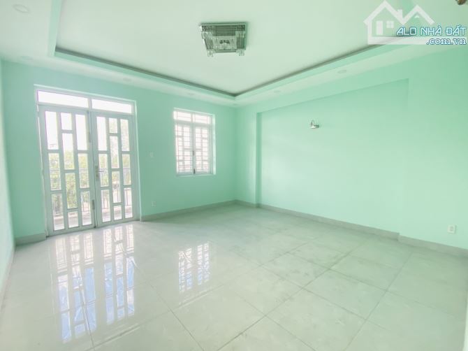 CHDV Mặt tiền đường Lý Tế Xuyên, Thủ Đức. Nhà 3 tầng / 122m2 - 3