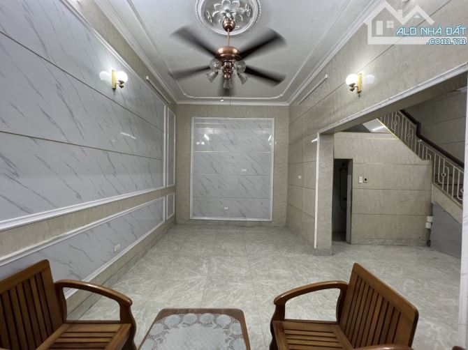 KIM NGƯU , 41M² , Ô TÔ ĐỖ CỬA , MẶT TIỀN KHỦNG 6M , GIÁ HIỆN RẺ HƠN THỊ TRƯỜNG , 9 TỶ - 3