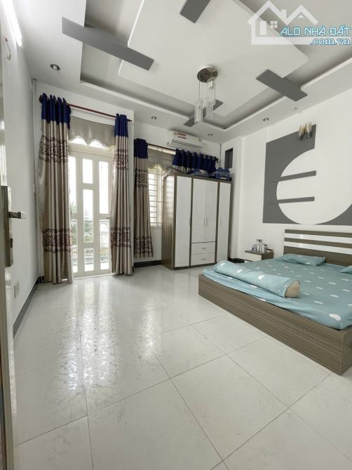 Bán gấp nhà54m2. 4 tầng. Nở hậu nhẹ. Đường 26 tháng 3BHH. BT - 3