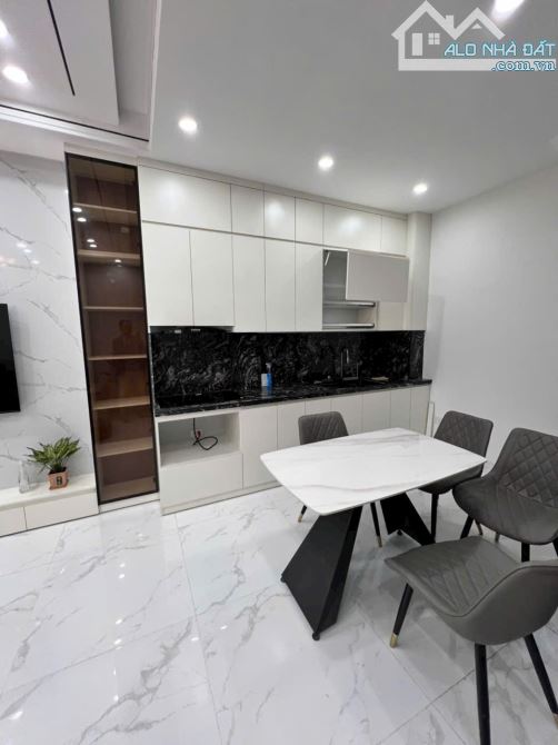 💥💥💥BÁN NHÀ PHỐ TRẠM-LONG BIÊN-5 TẦNG- MẶT TIỀN RỘNG=4.8m2- GẦN Ô TÔ-MT4-Giá 7,76 tỷ. - 2